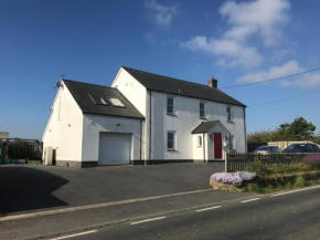 Beautiful modern house in the heart of Gower